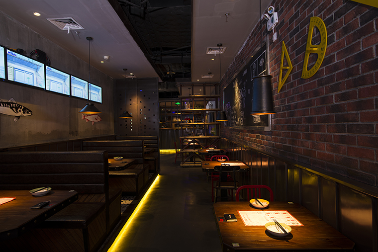 從可折疊手機(jī)來(lái)看餐飲品牌設(shè)計(jì)的創(chuàng)新